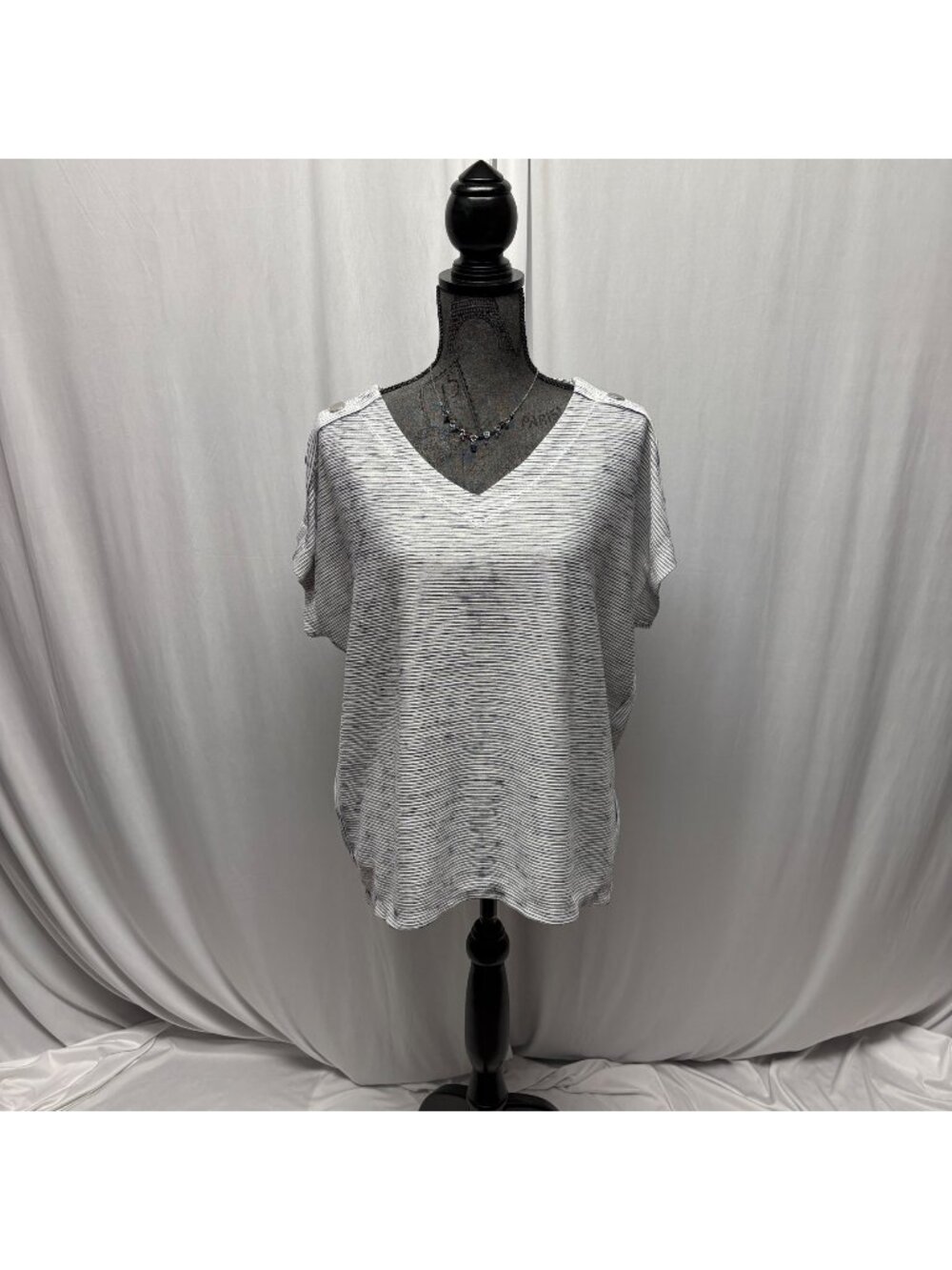 Jones New York Short Sleeve Top Womens Size XL White Blue Striped V-Neck Casual